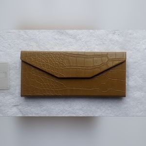 New  A New Day Carmel Colored Magnetic Folding Sunglass Case